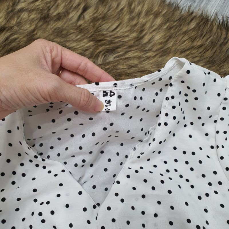 Áo croptop chấm bi tay phồng QC siêu xinh pass mặc 1 lần