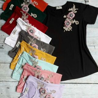 Áo thun thái đính hoa nổi.