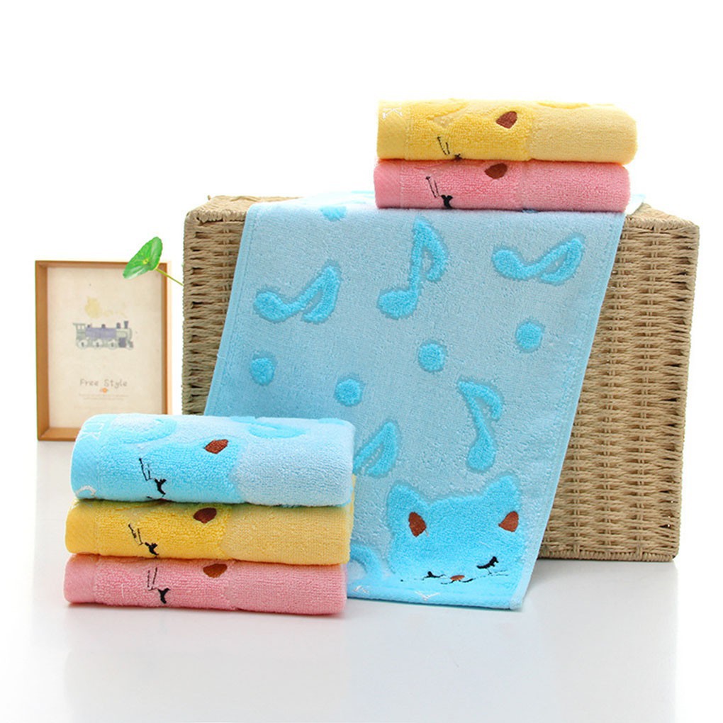 1 khăn tắm/lau tay bằng sợi tre 25x50cm hình chú mèo dễ thương