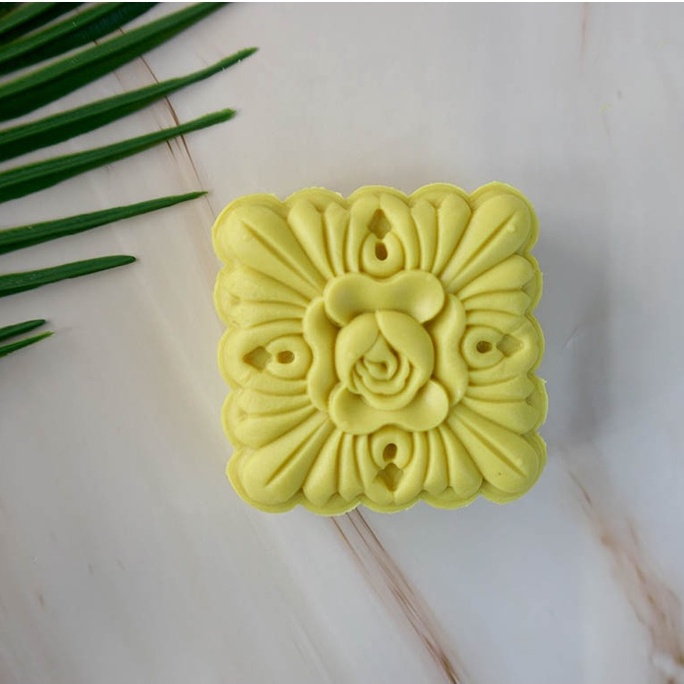 Khuôn trung thu vuông lò xo (150gr) kèm 4 mặt khuôn