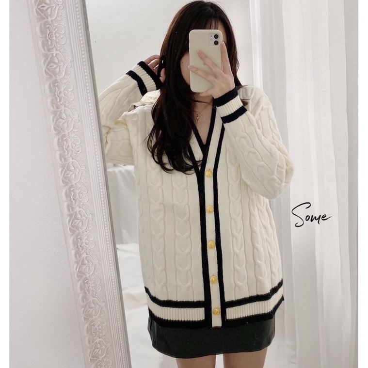 Cardigan viền khuy vàng (Trắng/Đen) | BigBuy360 - bigbuy360.vn