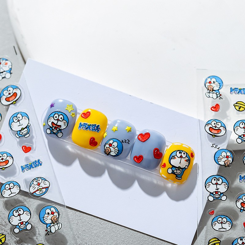 Miếng Dán Trang Trí Móng Tay Trong Suốt Họa Tiết Mèo Máy Doraemon 5D DP-047F