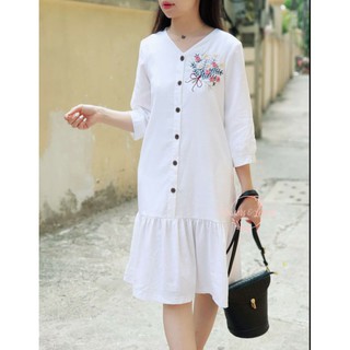 váy linen dáng đuôi cá bổ cúc thêu chùm hoa