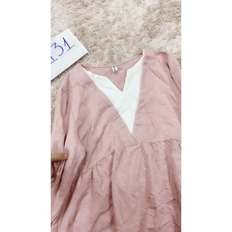 Áo thun cổ V tay loe freesize. A131