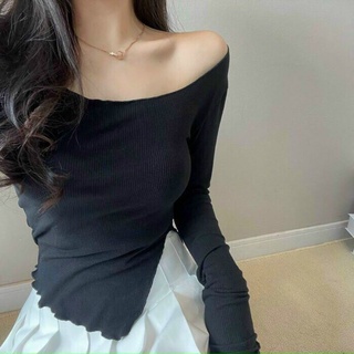 Áo xẻ tà lệch vai