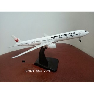 MÔ HÌNH MÁY BAY TĨNH BOEING B777-300ER JAPAN AIRLINES 18CM CÓ BÁNH XE