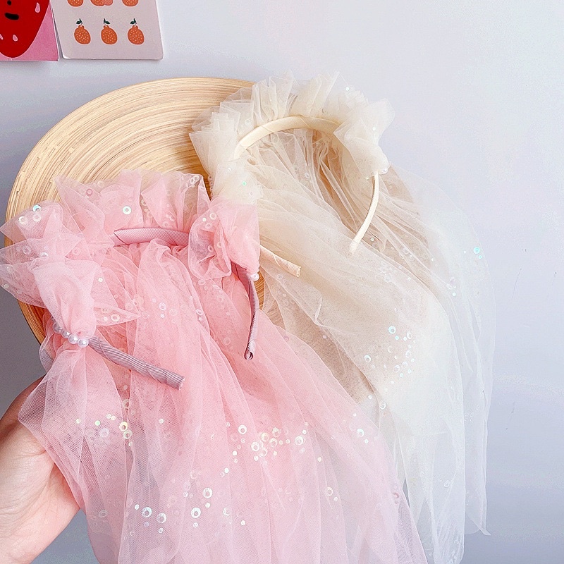 Bờm phù dâu voan nhún phối trai kiểu Pháp cho bé gái