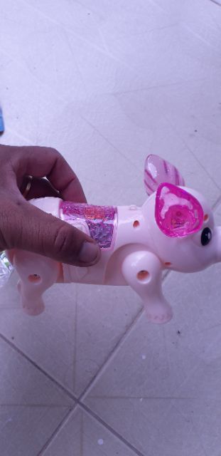 Chú Heo đi dạo bằng nhựa có nhạc và đèn Led rất đẹp tặng kèm PIN