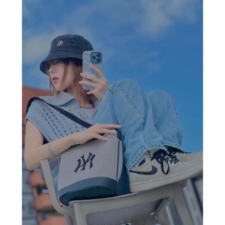 (Có Sẵn) Túi đeo chéo Canvas big logo ML.B.