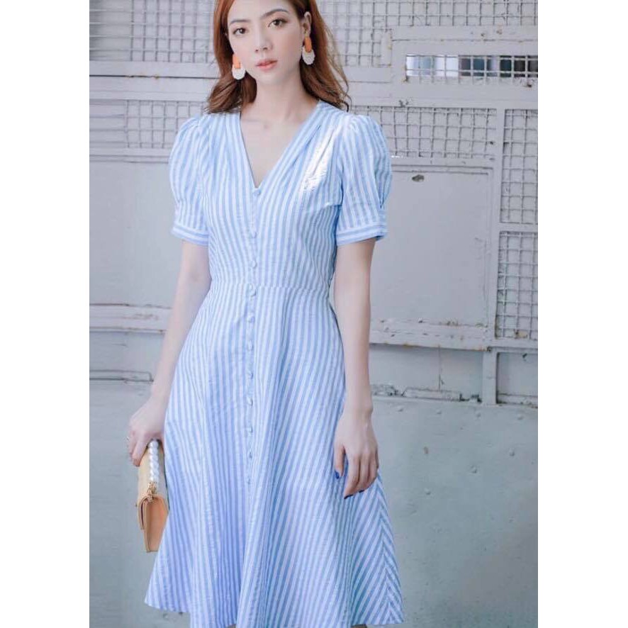 Đầm sọc xanh nút bọc