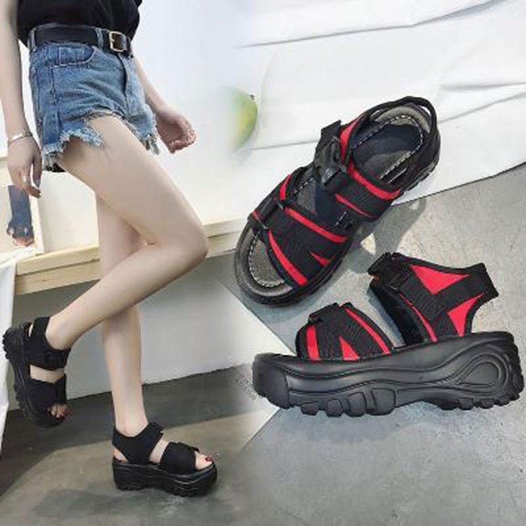 Sandal Bánh Mỳ 2 Màu Có Móc Khoá Cao Cấp Hot Trends