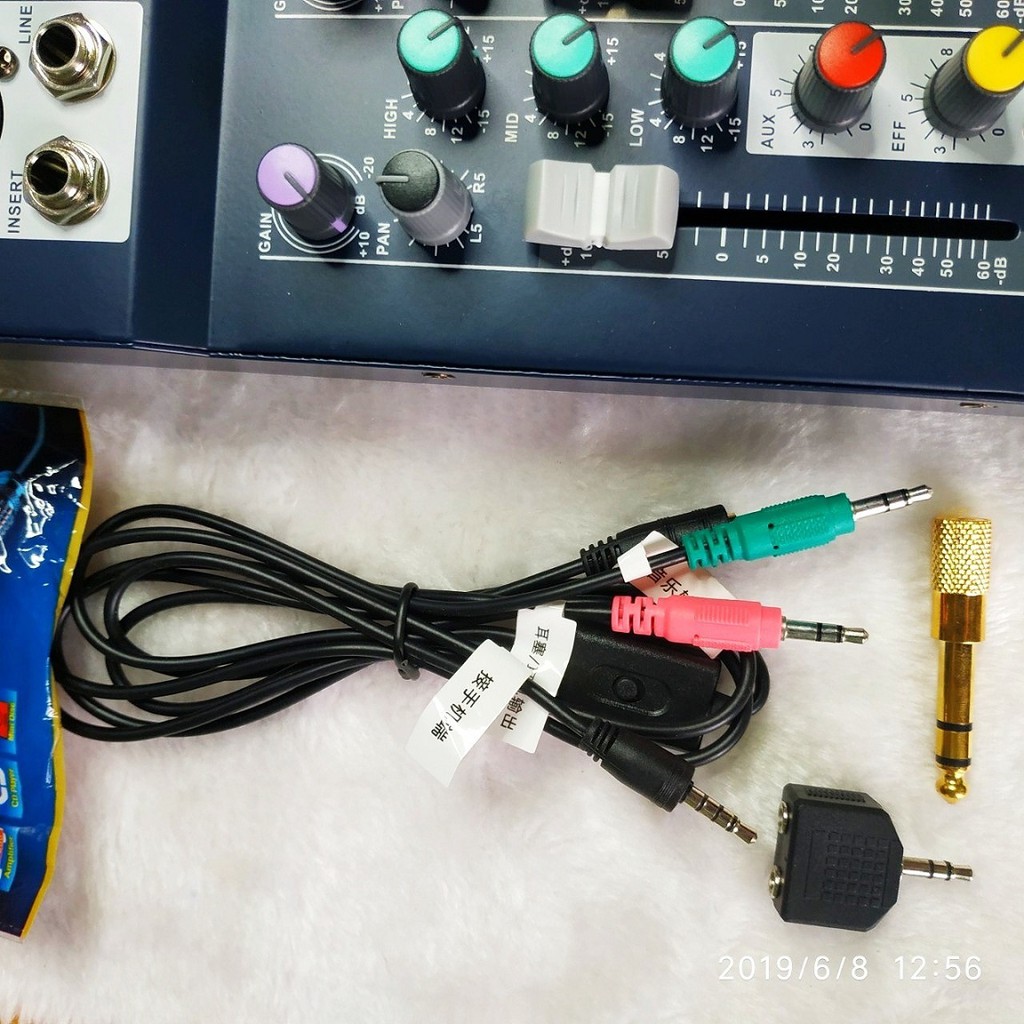 Combo Mixer F4 và Micro Whoaichang BM900 + Phụ Kiện Đi Kèm