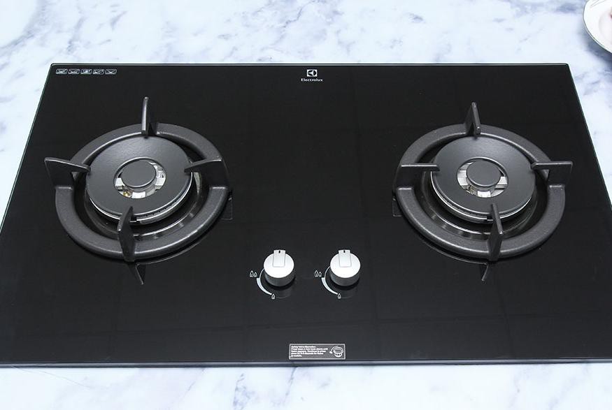 BẾP GAS ELECTROLUX 8028CK Hàng trưng bày+Tặng dây gas-Sản Xuất TẠI Malaysia BẢO HÀNH 12 THÁNG