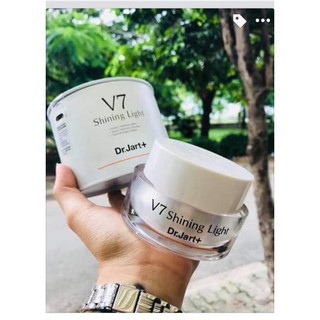 Kem V7 shining light  chuyên dưỡng trắng da vào ban ngày