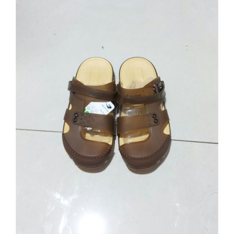 Dép nhựa dẻo êm nam bít bũi thoáng khí có quai