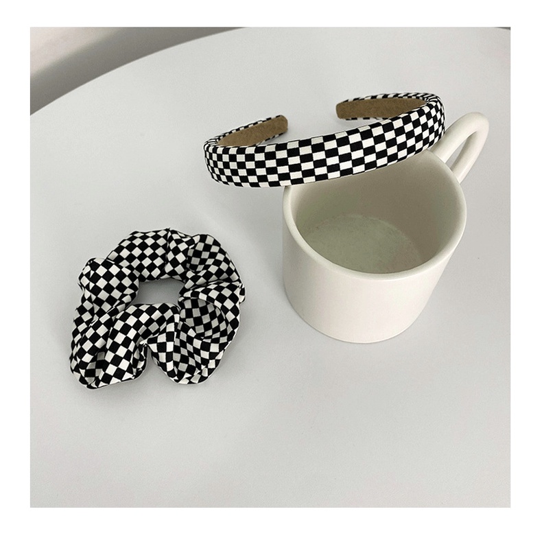 Cột tóc scrunchies cài tóc sọc caro đen trắng hàn quốc hot Tiluca S52