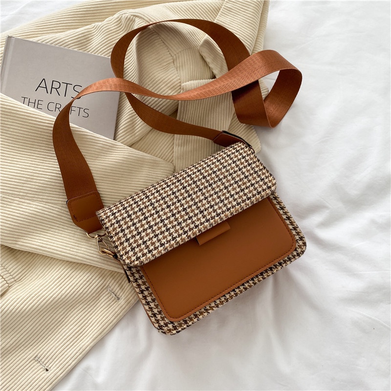 Túi đeo chéo nữ hình vuông nhỏ họa tiết caro phong cách Hong Kong thời trang mùa đông 2022