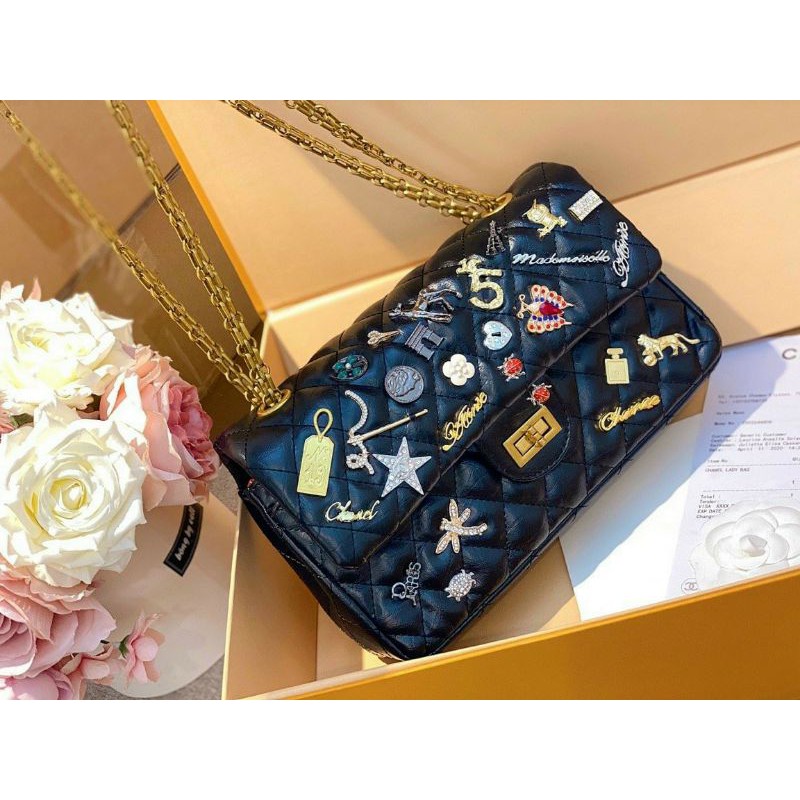 Túi xách nữ đính charm tag sticker da nhăn size 26cm fullbox