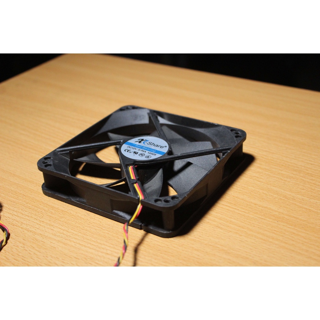 Quạt tản nhiệt 12x12x2cm 12V, Fan PC 12V Hàn Quốc