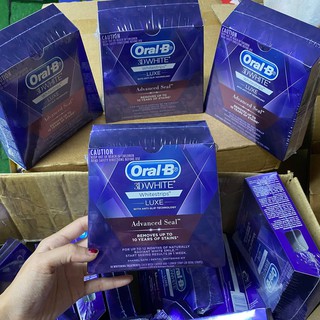 Miếng dán tẩy trắng răng OralB 3D White Whitestrips (1 hộp 14 cặp: 28 miếng )