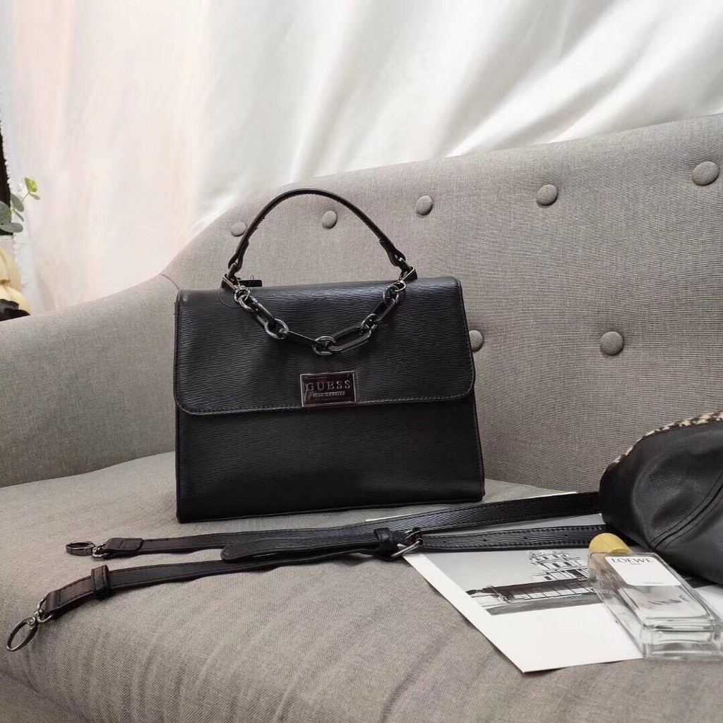TÚI XÁCH GUESS NẮP CÔNG SỞ