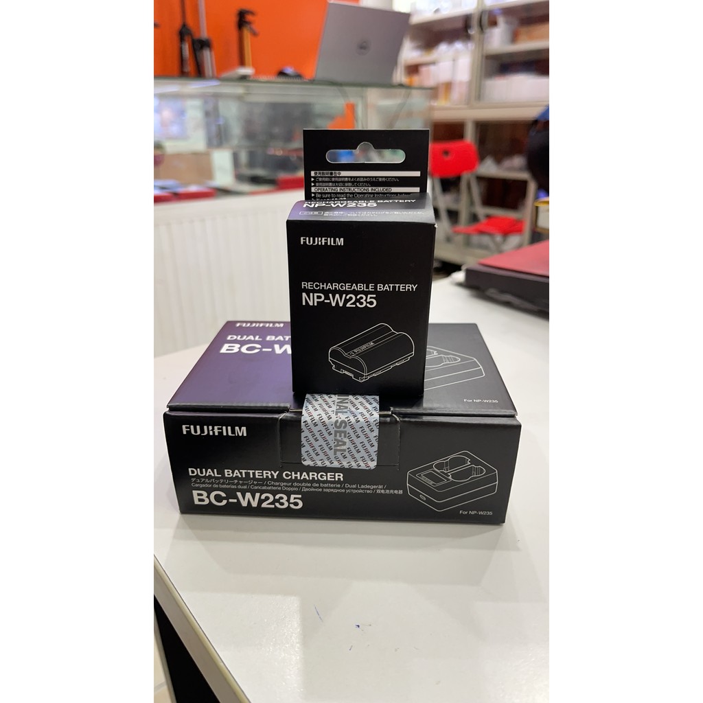 Pin Fujifilm NPW235 + Sạc Đôi BCW235 (Dùng cho Fuji XT4) | Chính Hãng