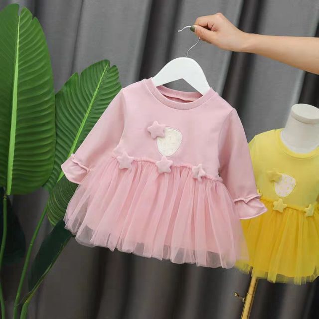 váy bé gái xinh xắn