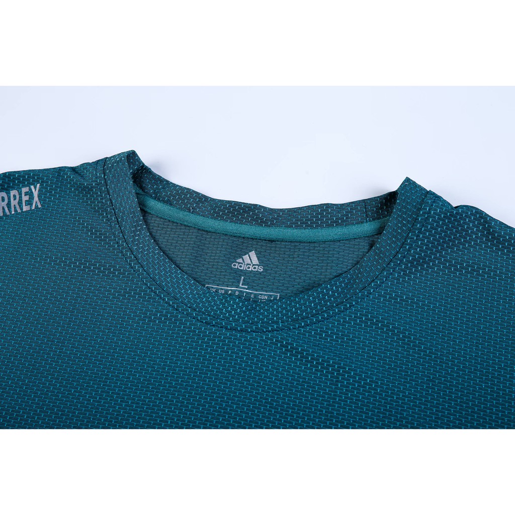 Bộ quần áo thể thao nam Adidas chất liệu vải nỉ, thoáng khí và thấm hút mồ hôi thoải mái. Áo thun thể thao nam cổ tròn t