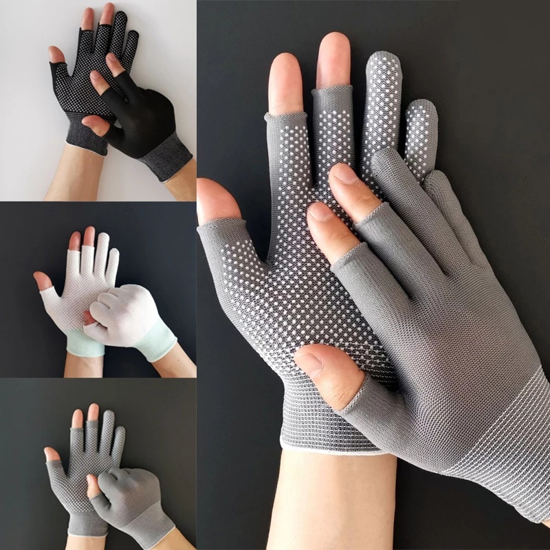 Đôi găng tay hở ngón chấm bi chống trượt thông dụng dùng khi lái xe cho nam nữ