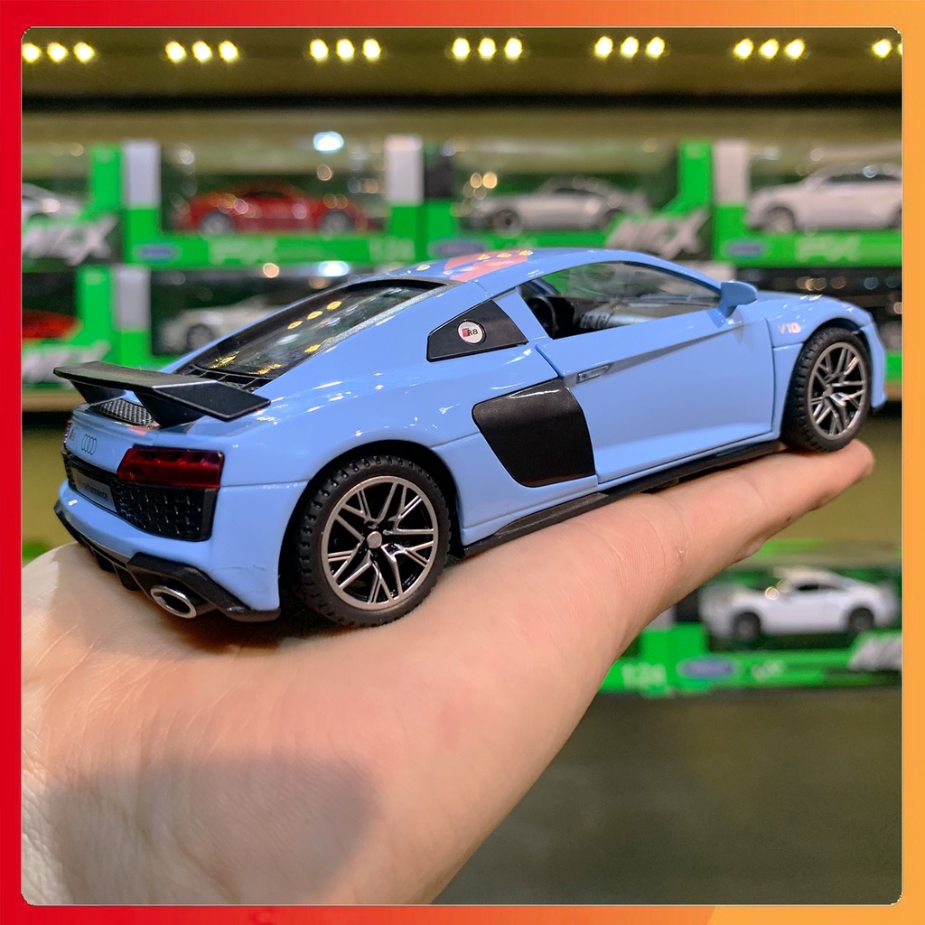 Mô hình xe Audi R8 V10 Plus tỉ lệ 1:32 hãng NEWAO