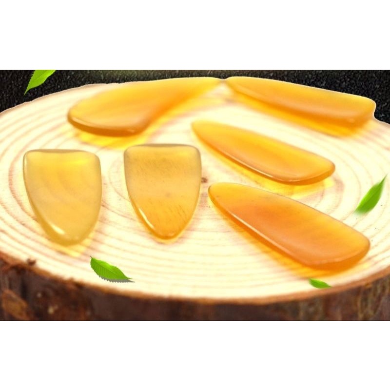Chất liệu Sừng thô cao cấp, dễ đánh, ít tạp âm.