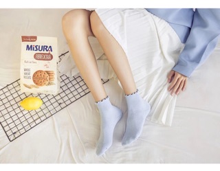 Tất vintage bèo nhún cổ thấp