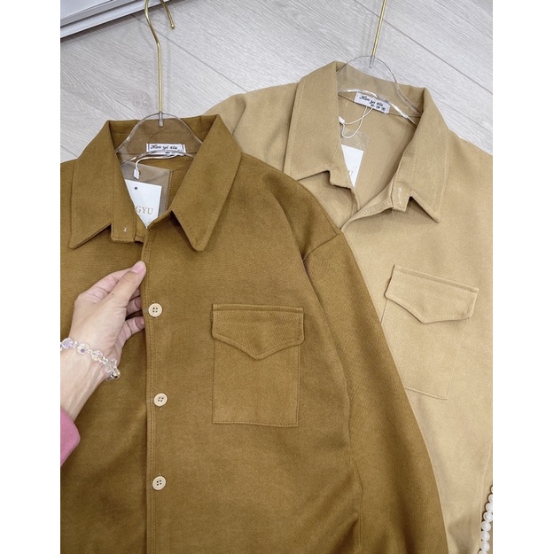 Sơ mi nâu nhung tăm túi ngực dáng thụng rộng