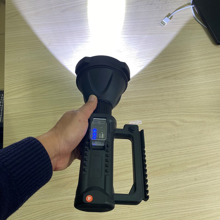 Đèn pin xách tay W590 pha to chiếu cực xa, bóng led P50 siêu sáng – (mã DP152)