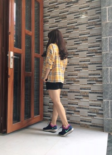 Áo sơ mi oversize caro vàng