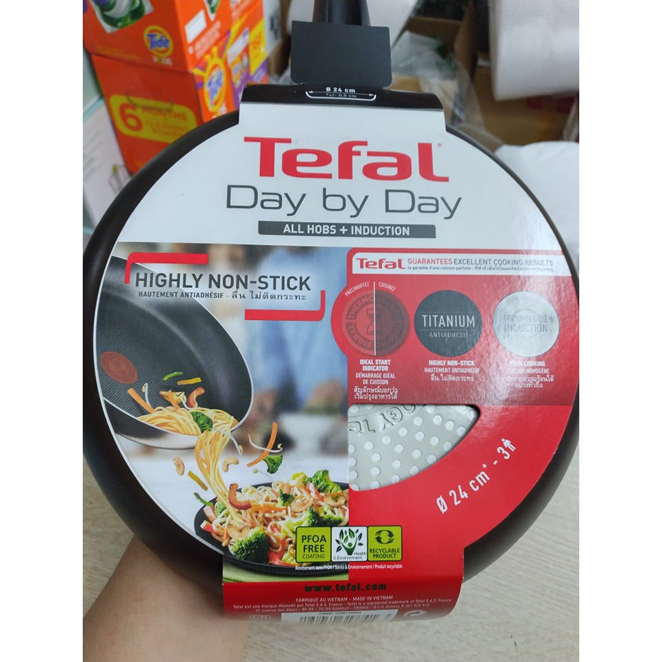 Tefal- dùng được bếp từ- G1430405- Chảo chống dính Day by Day size 24cm- thương hiệu Pháp, sản xuất tại Việt Nam