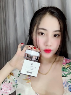 KEM DƯỠNG DA BAN NGÀY