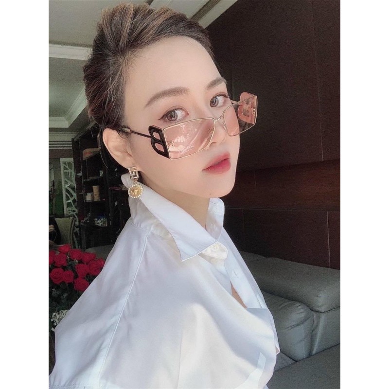 Kính Chữ B Vuông kim loại Kính BBR hot trend 2022