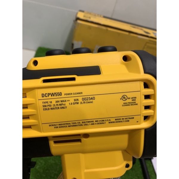 Máy rửa xe Dewatl 20v DCPW550 .pin 5ah sạc 220v