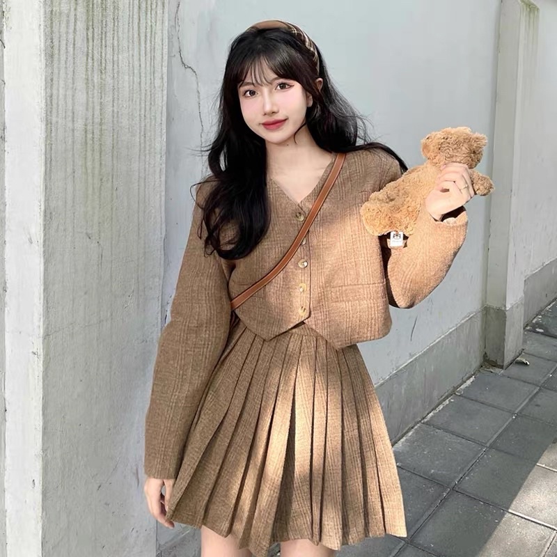 Set áo vest + chân váy xoè Ulzzang