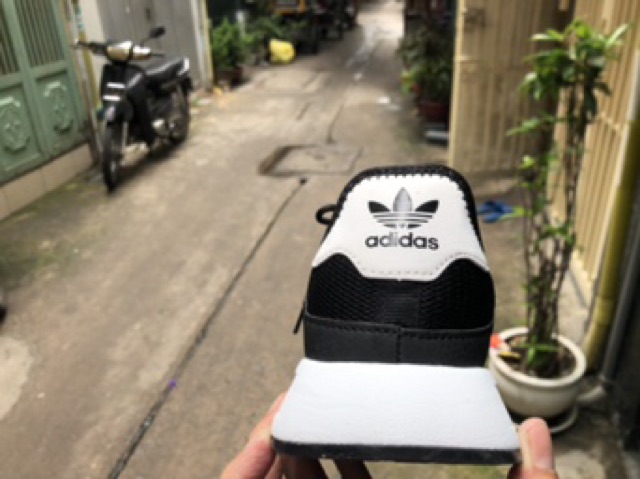 HÀNG XỊN GIÀY ADIDAS-XPLR ĐEN SỌC TRẮNG PHẢN QUANG