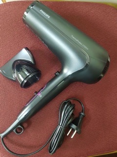 MÁY SẤY TÓC PHILIPS DRYCARE HP8230/2.100W
