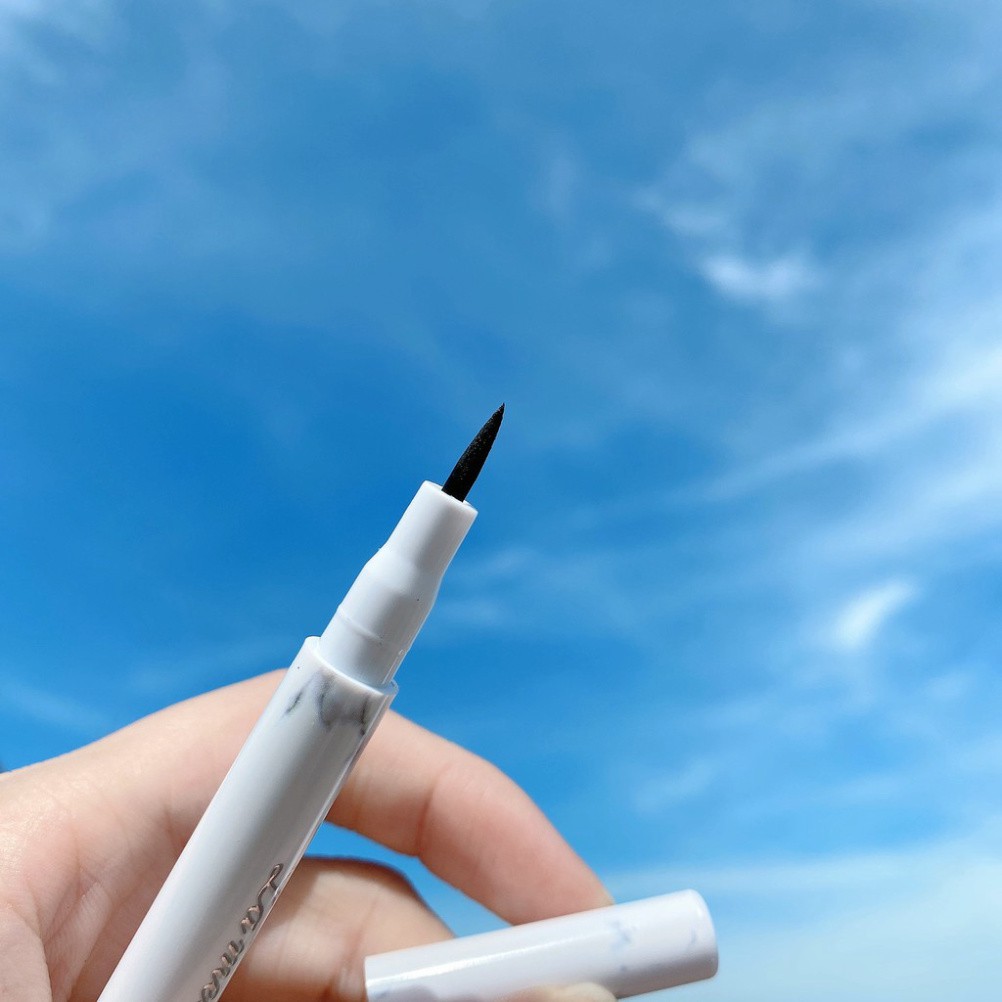 Bút Kẻ Mắt Chống Nước Nhanh Khô Lameila Vỏ Bạc LKMN1 | BigBuy360 - bigbuy360.vn