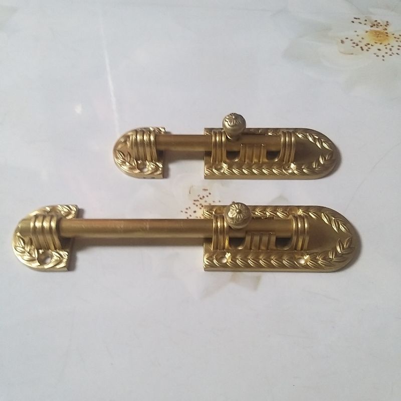 Chốt cửa gỗ bằng đồng thau có hoa văn bông lúa