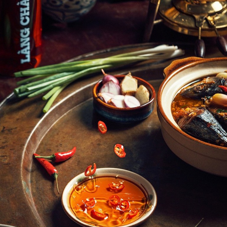 [ Hàng nhập khẩu ] Bình rót một chạm CAO CẤP One Touch Open Làng chài xưa 500ml đựng nước mắm, dầu ăn (thuỷ tinh) | BigBuy360 - bigbuy360.vn