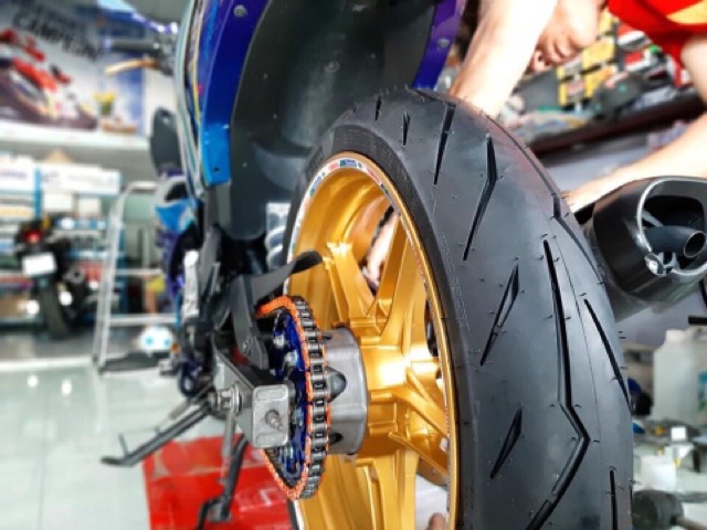Vỏ Pirelli Diablo Roso size 17 “ không ruột “ " xe số " bao bám đường