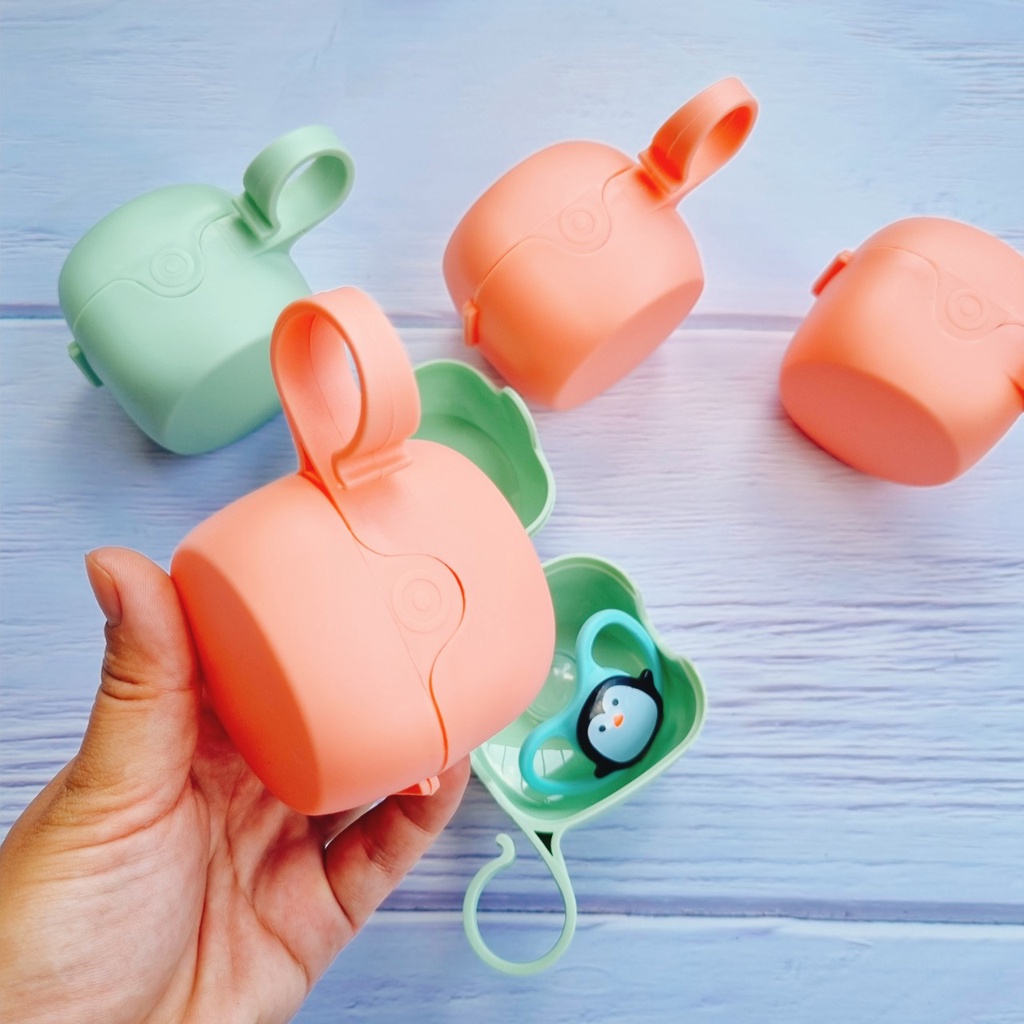 Hộp Đựng Ti Giả Có Móc Treo Tiện Lợi