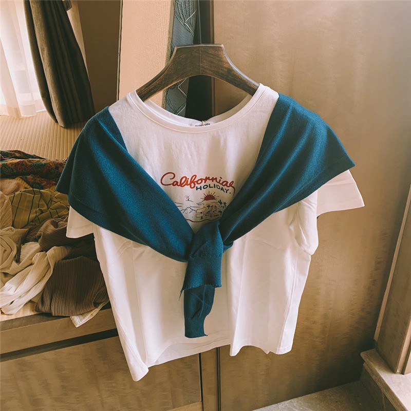 Áo croptop phong cách Hàn Quốc cổ điển