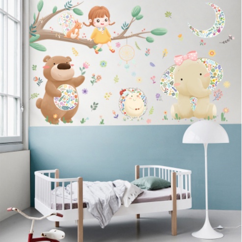 Decal trang trí tường - Những người bạn thú và bông hoa xung quanh