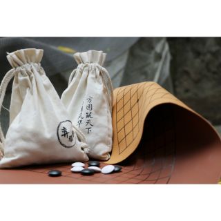 Bộ cờ nhựa, túi vải, bàn da